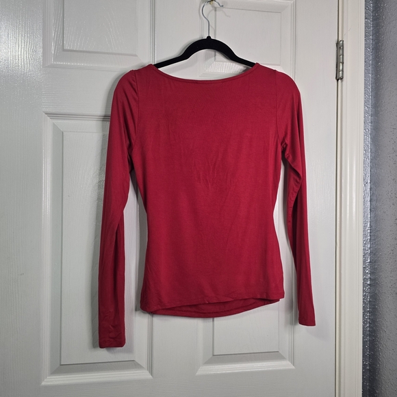 Elegant Red Long Sleeve Top - Picture 5 of 7